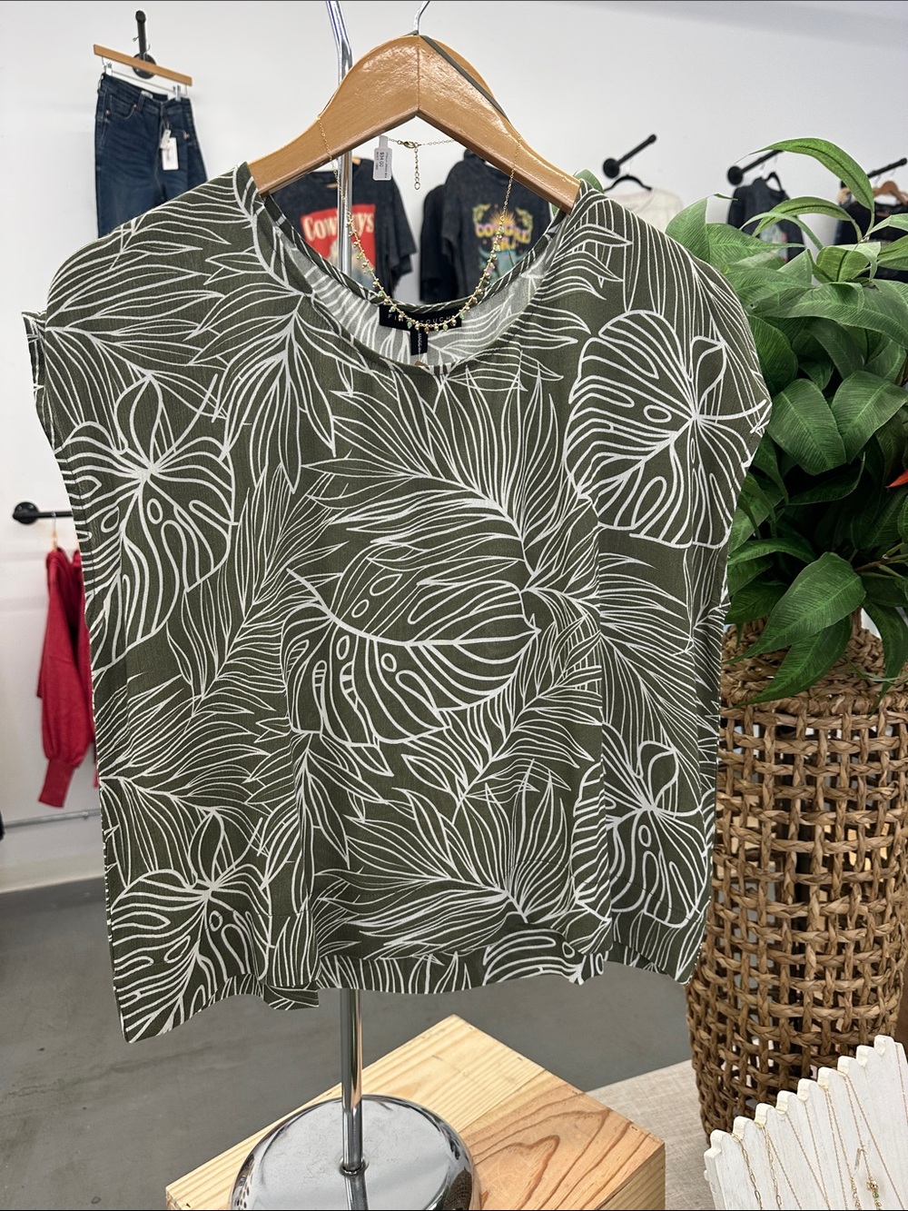 Final Touch Olive Green Leaf Print Short Sleeve Top